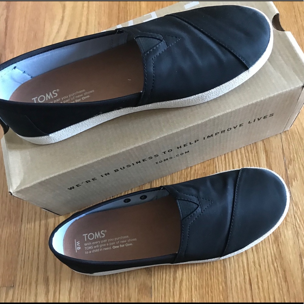 Toms sneakers women’s size 8